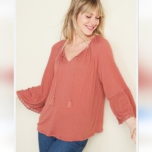 ⭐️40% Off⭐️ Old Navy Pucker Bell Sleeve Top
